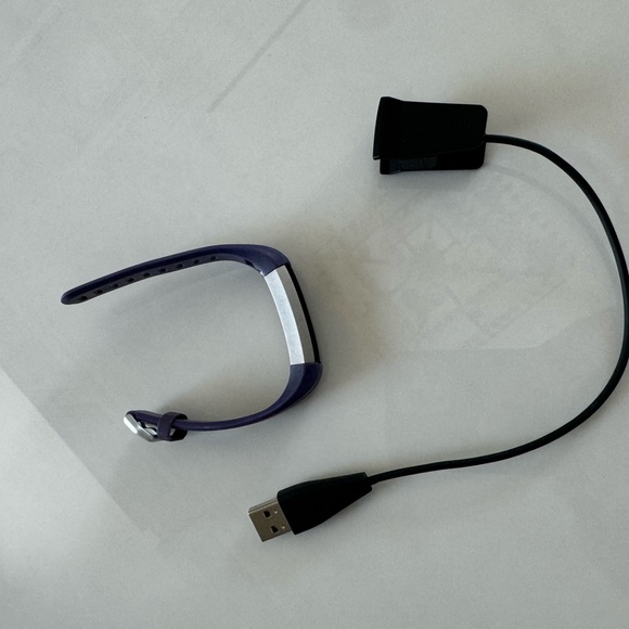 Fitbit Kids - Purple - Picture 5 of 10